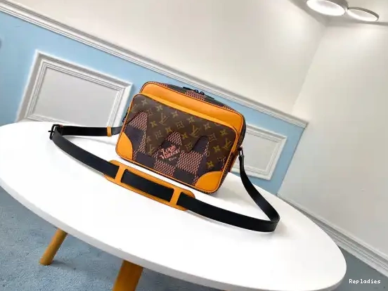 Repzbay VUITTON MESSAGER LOUIS BAG 0628